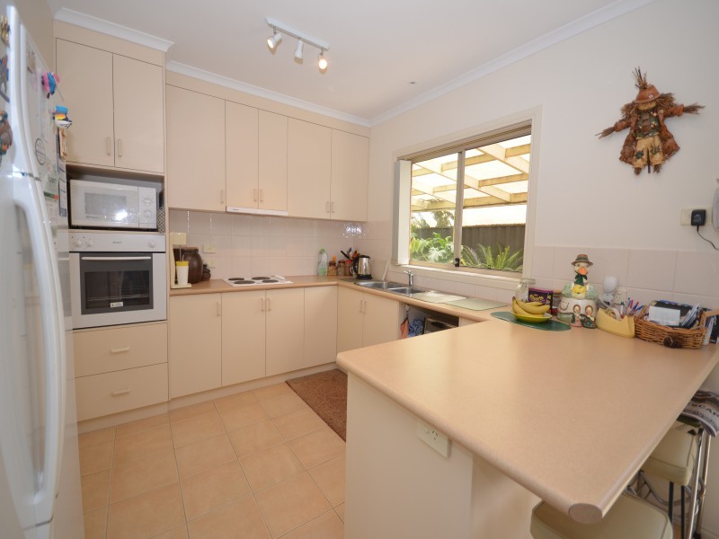 4 Hanover Street, Delacombe VIC 3356