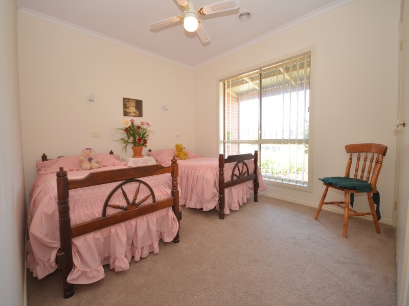 4 Hanover Street, Delacombe VIC 3356