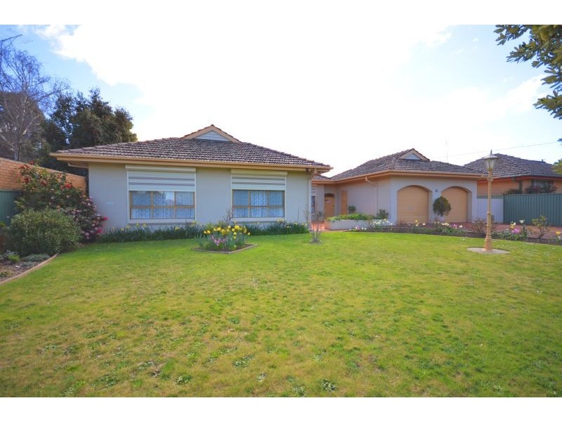 24 Smythes Road, Delacombe VIC 3356