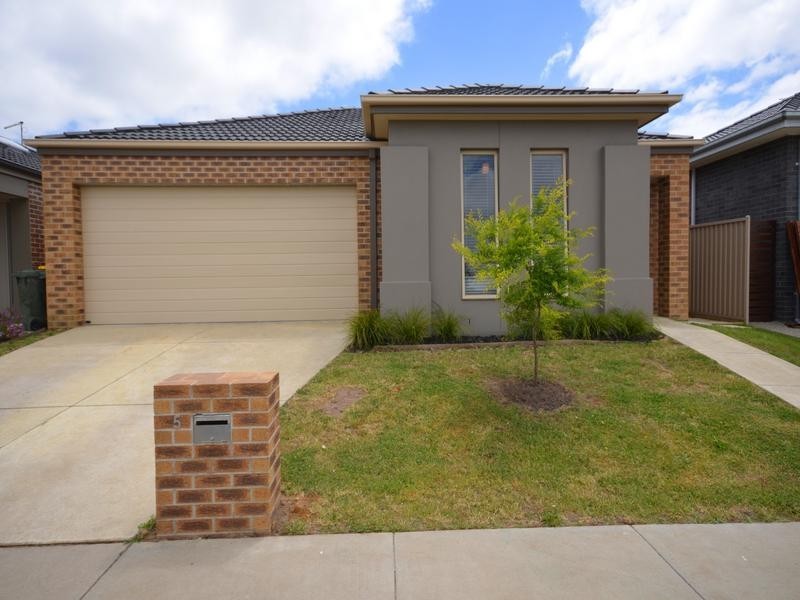 5 Oxley Bend, Alfredton VIC 3350