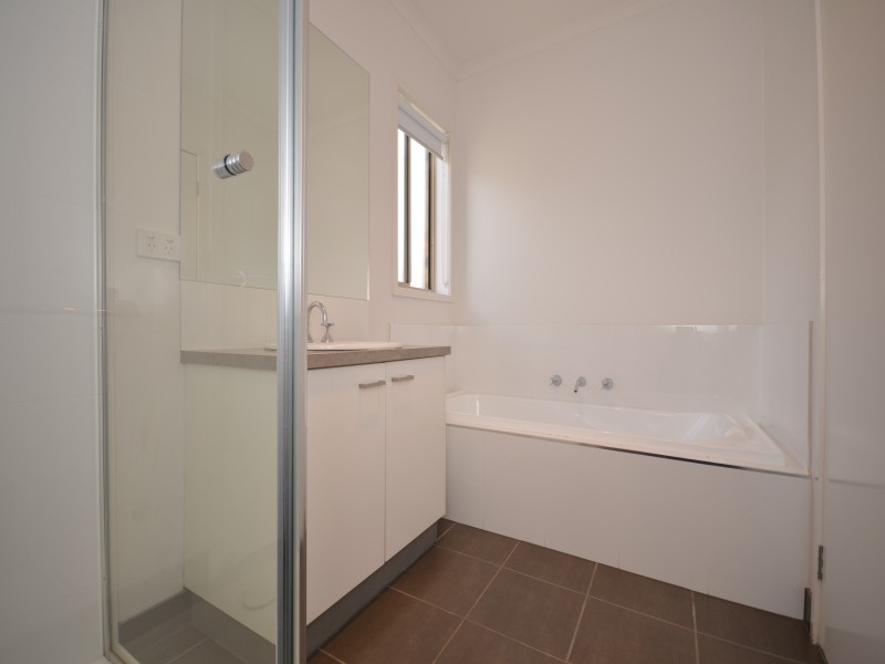 5 Oxley Bend, Alfredton VIC 3350