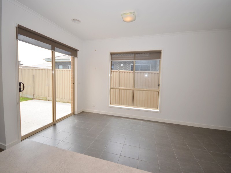 5 Oxley Bend, Alfredton VIC 3350