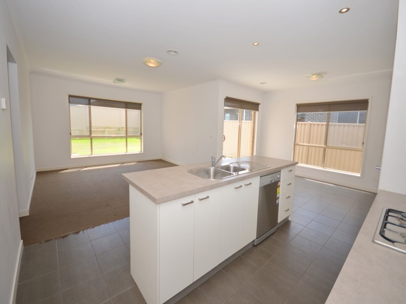 5 Oxley Bend, Alfredton VIC 3350