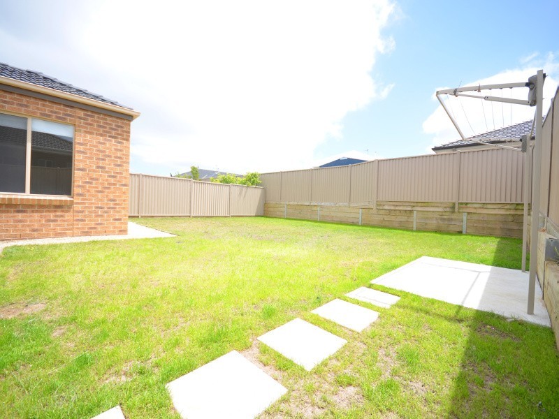 5 Oxley Bend, Alfredton VIC 3350