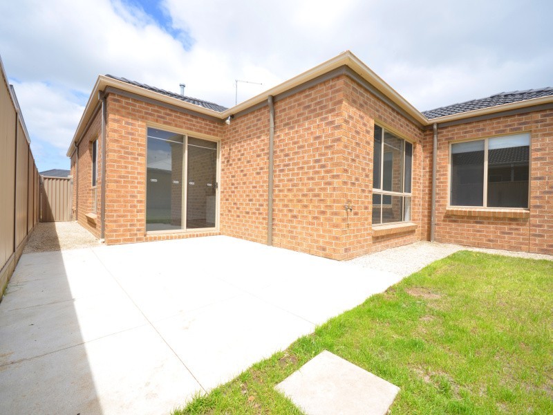 5 Oxley Bend, Alfredton VIC 3350