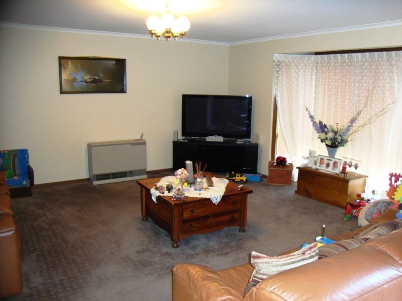 18 Lawrence Street, Sebastopol VIC 3356