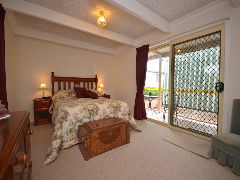 16 Howe Street, Miners Rest VIC 3352