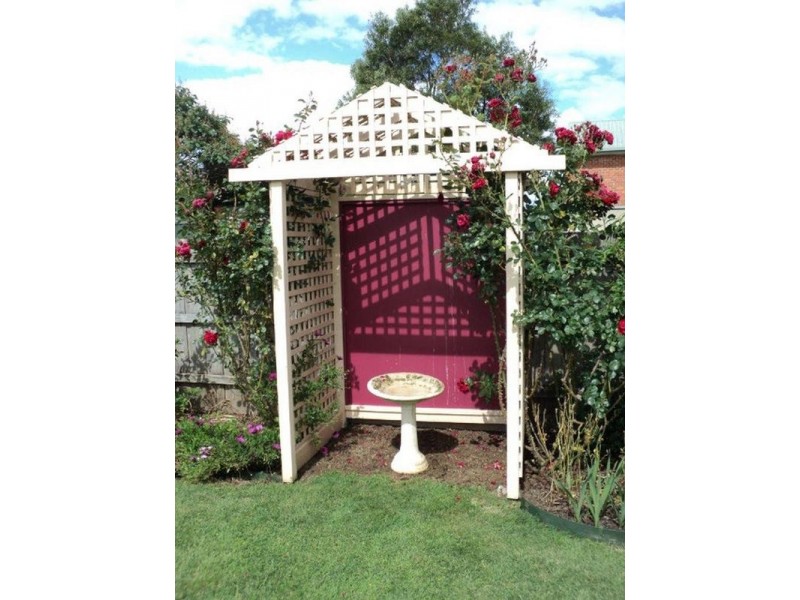 27 Shari Drive, Delacombe VIC 3356