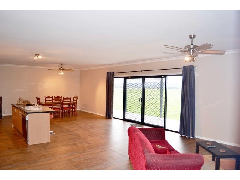 90 Heinz Road, Cambrian Hill VIC 3352