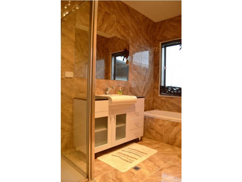 90 Heinz Road, Cambrian Hill VIC 3352