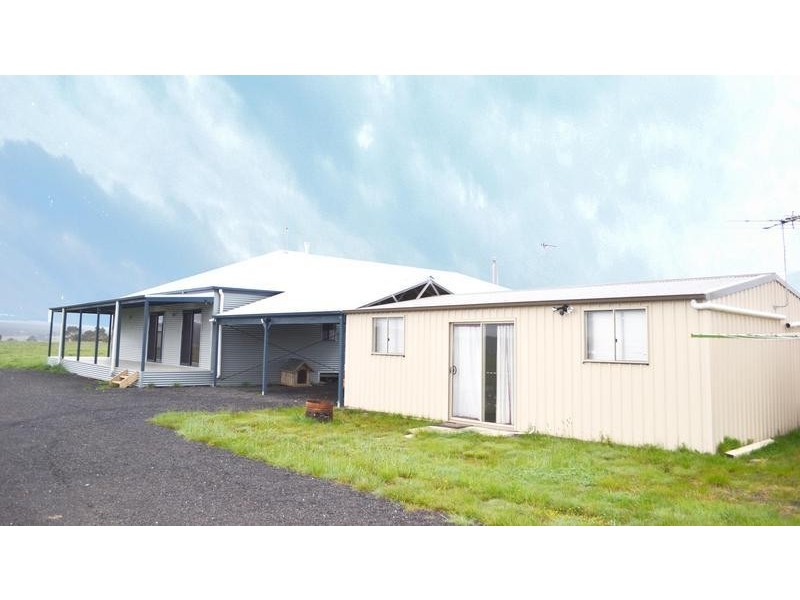 90 Heinz Road, Cambrian Hill VIC 3352