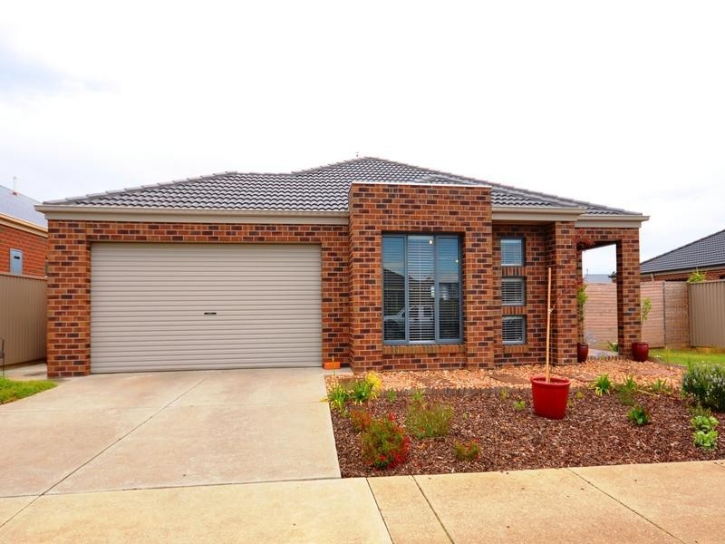 7 Deakin Drive, Delacombe VIC 3356