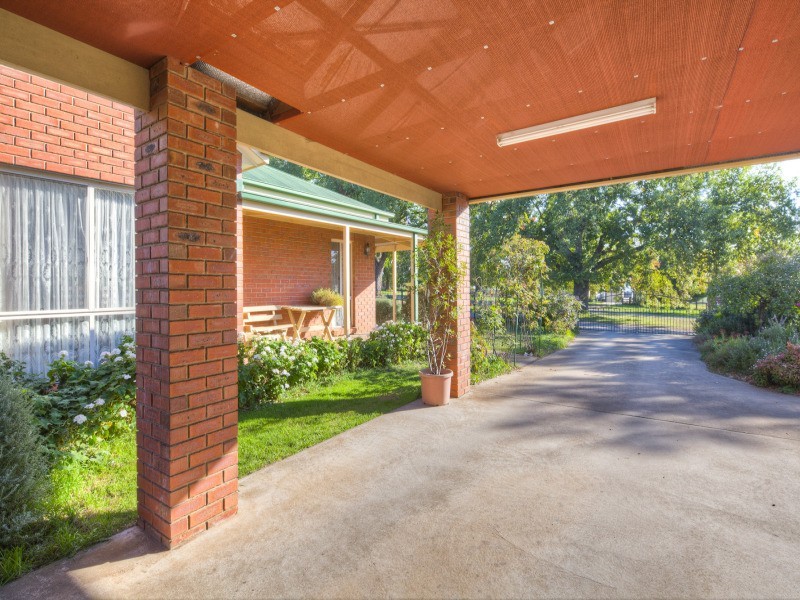 424 Kingston Road, Kingston VIC 3364