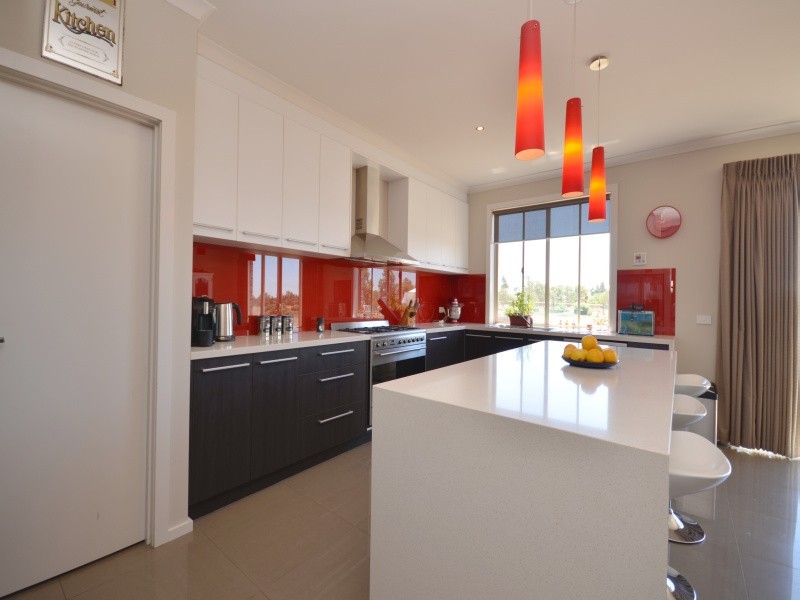 11 Maxwell Street, Cardigan Village VIC 3352