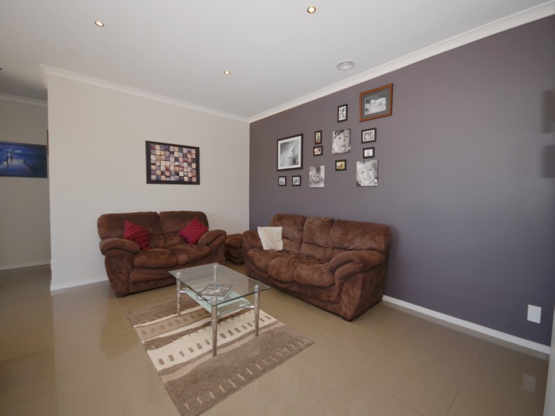 11 Maxwell Street, Cardigan Village VIC 3352