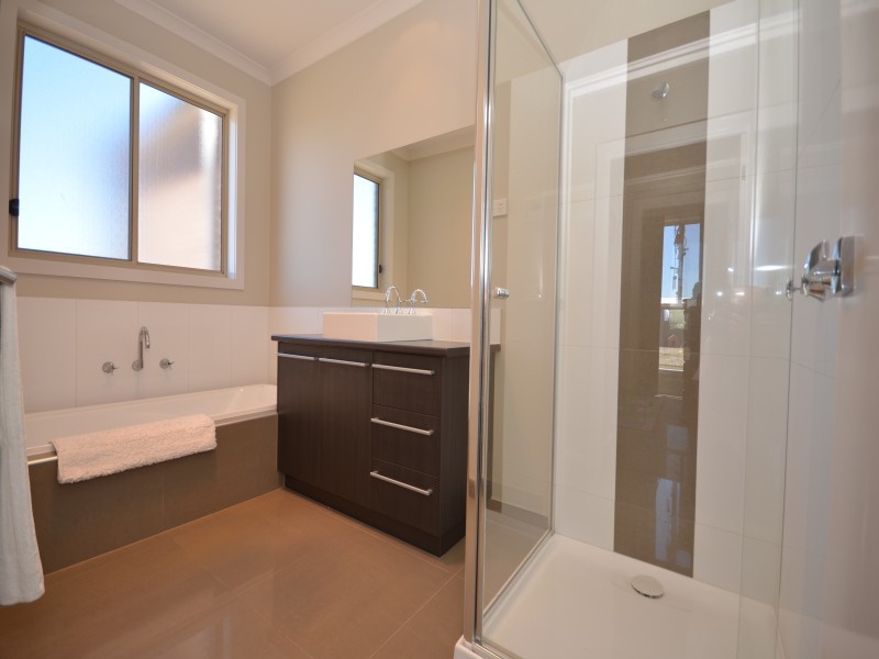 11 Maxwell Street, Cardigan Village VIC 3352