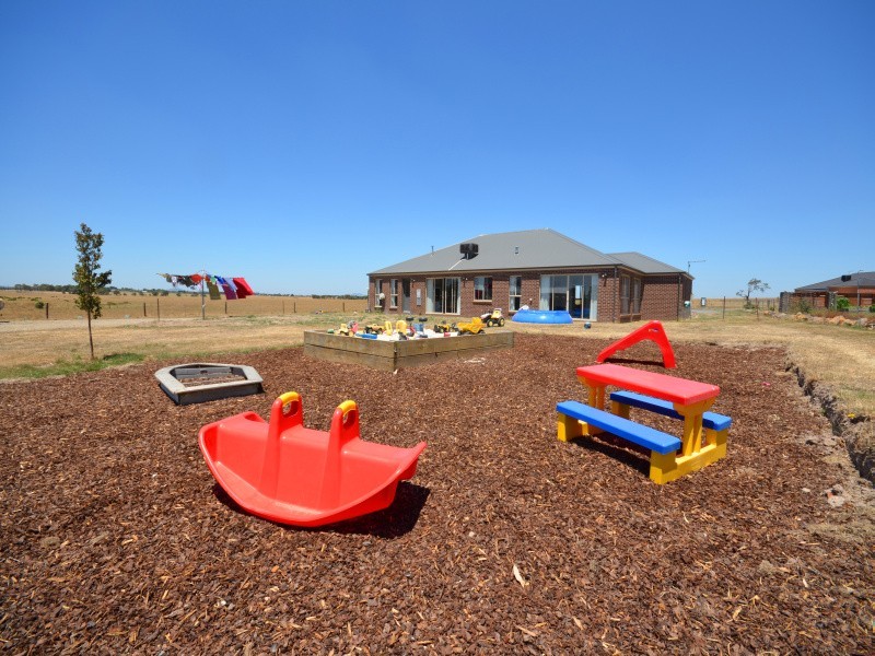 11 Maxwell Street, Cardigan Village VIC 3352