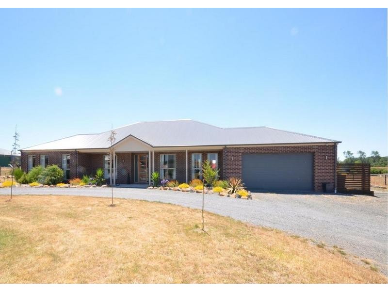 11 Maxwell Street, Cardigan Village VIC 3352