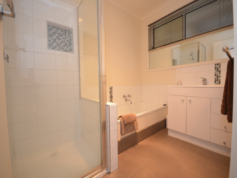 51 Whitelaw Avenue, Delacombe VIC 3356