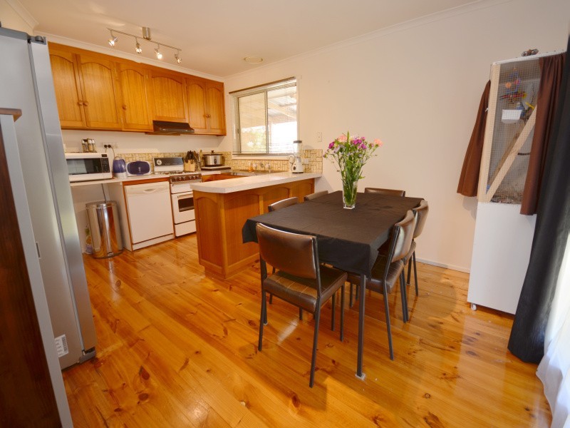 51 Whitelaw Avenue, Delacombe VIC 3356