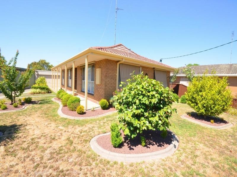 51 Whitelaw Avenue, Delacombe VIC 3356