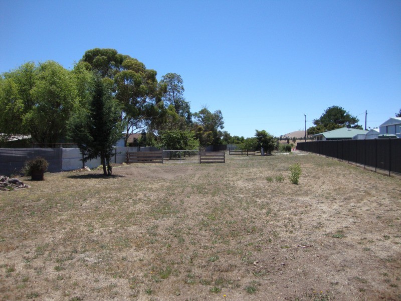 7a Clarke Street, Miners Rest VIC 3352