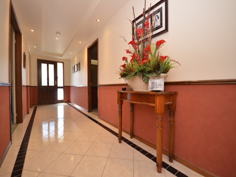 1 Oakbank Drive, Mount Helen VIC 3350