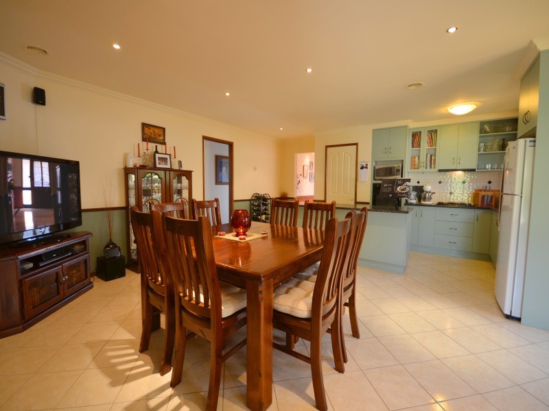 1 Oakbank Drive, Mount Helen VIC 3350