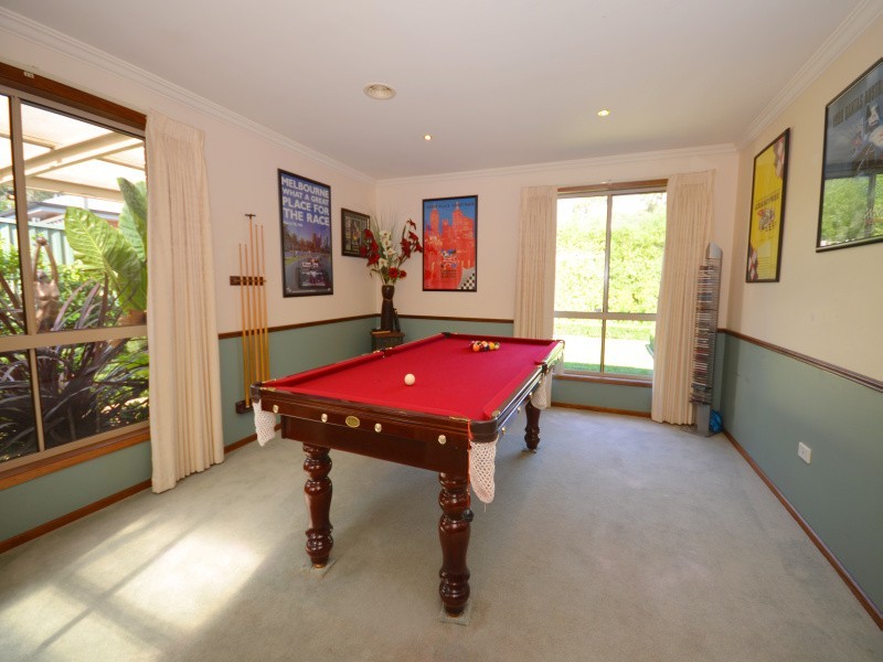 1 Oakbank Drive, Mount Helen VIC 3350