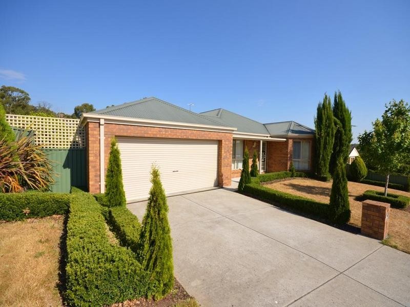 1 Oakbank Drive, Mount Helen VIC 3350