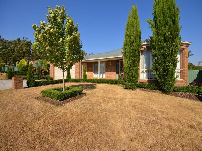 1 Oakbank Drive, Mount Helen VIC 3350