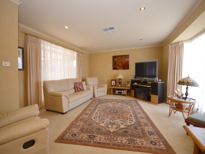 212 Greenhalghs Road, Delacombe VIC 3356