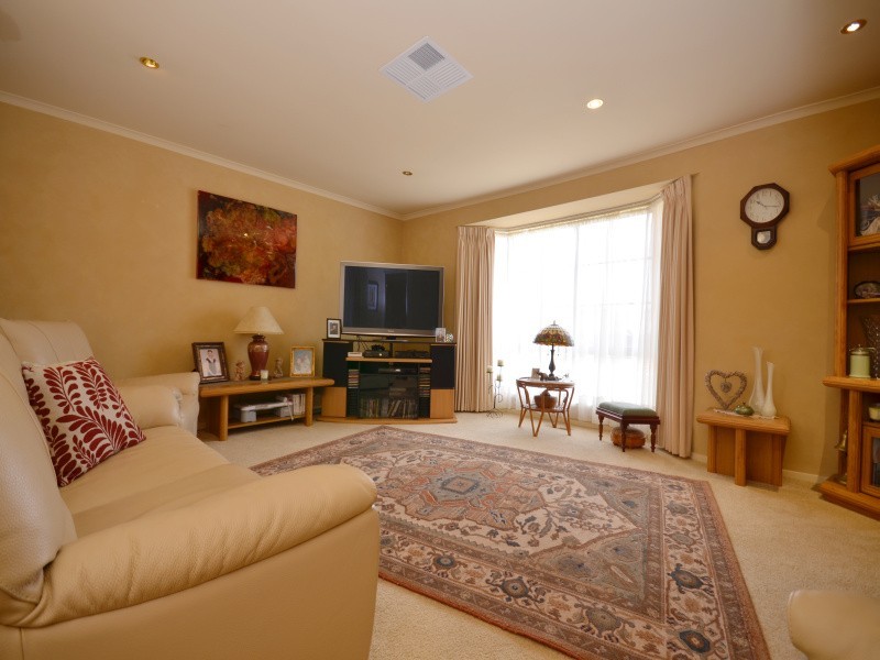 212 Greenhalghs Road, Delacombe VIC 3356