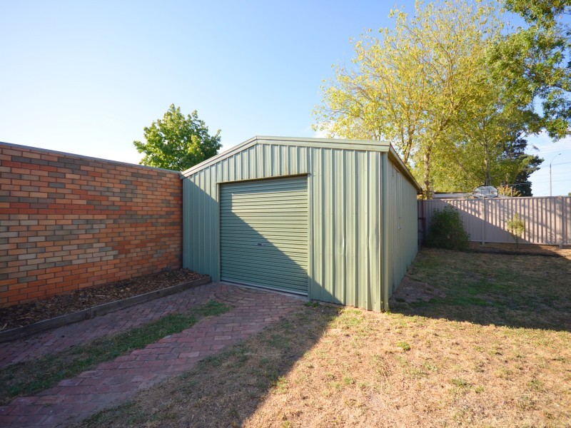 8 Iona Drive, Ballarat VIC 3350