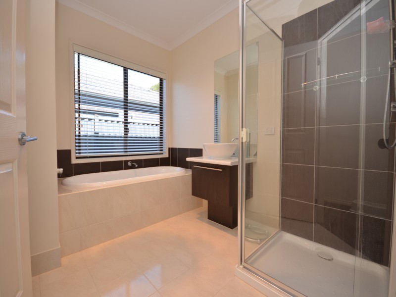 4 Montadale Court, Alfredton VIC 3350