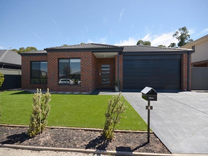 4 Montadale Court, Alfredton VIC 3350
