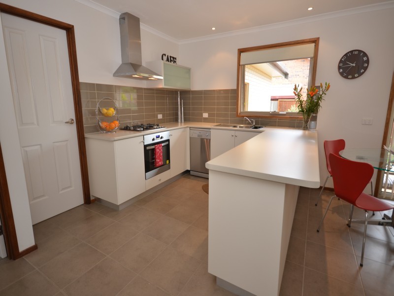 1/24 Bradby Avenue, Mount Clear VIC 3350