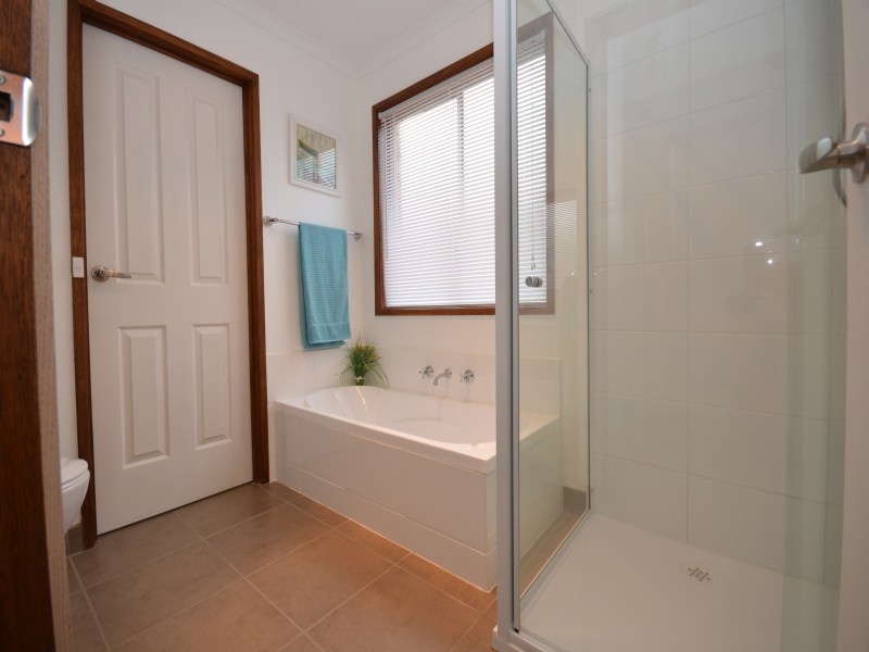 1/24 Bradby Avenue, Mount Clear VIC 3350