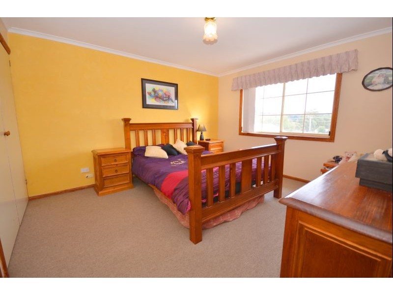 35 Urquhart Street, Gordon VIC 3345