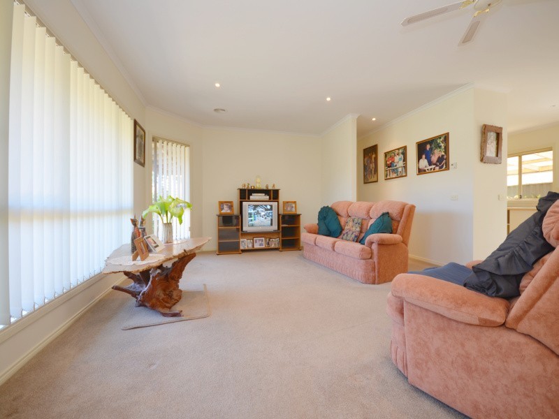 4 Hanover Street, Delacombe VIC 3356