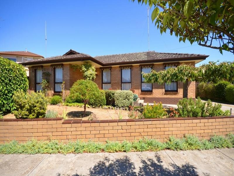 9 Oxford Street, Wendouree VIC 3355