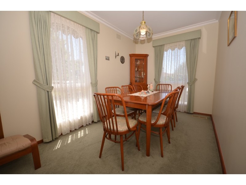 9 Oxford Street, Wendouree VIC 3355