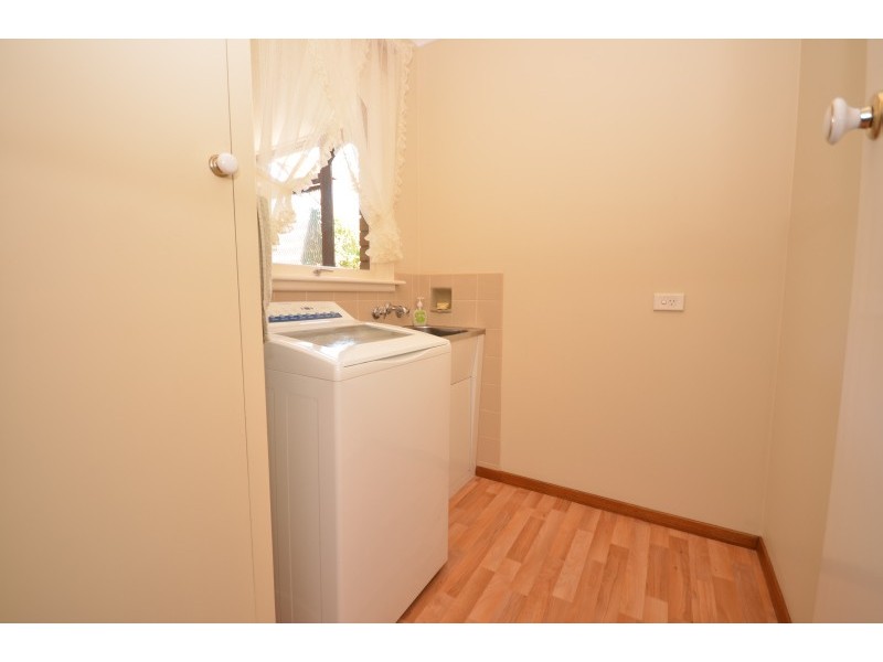 9 Oxford Street, Wendouree VIC 3355