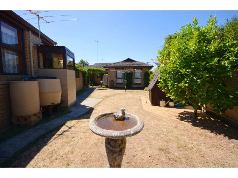 9 Oxford Street, Wendouree VIC 3355