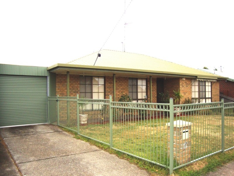 18 Lawrence Street, Sebastopol VIC 3356