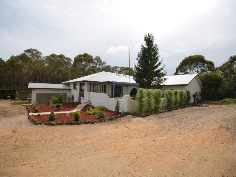 5 Junipers Road, Haddon VIC 3351