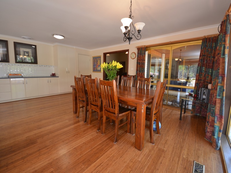 5 Junipers Road, Haddon VIC 3351