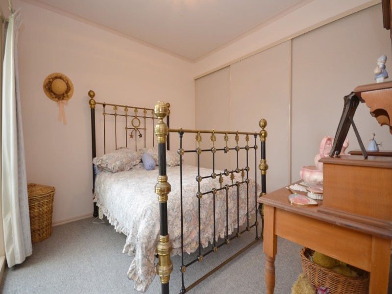 17 Shari Drive, Delacombe VIC 3356