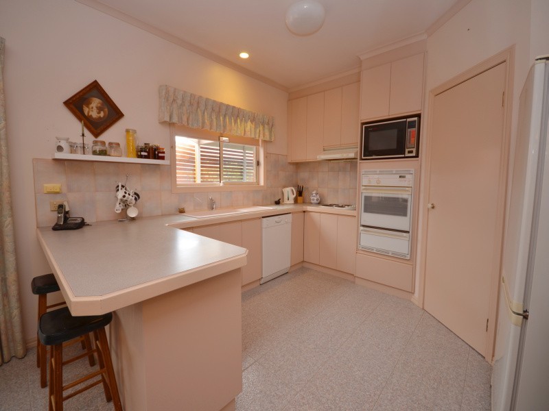 17 Shari Drive, Delacombe VIC 3356