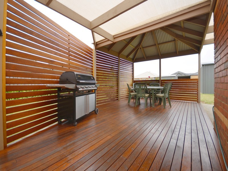 17 Shari Drive, Delacombe VIC 3356